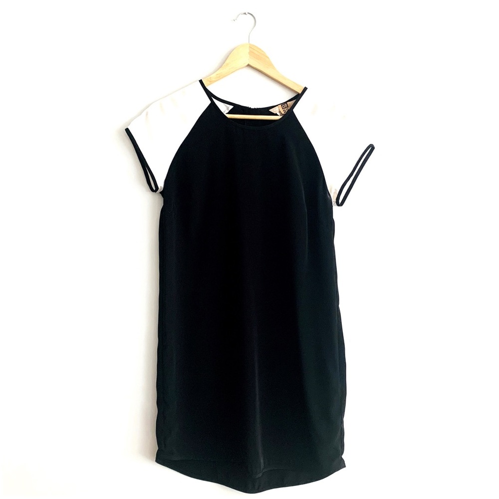 Banana Republic Black White Shortsleeve Dress